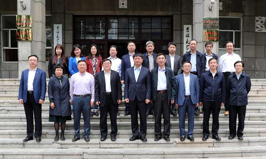 校长张希赴新葡京娱乐城
调研